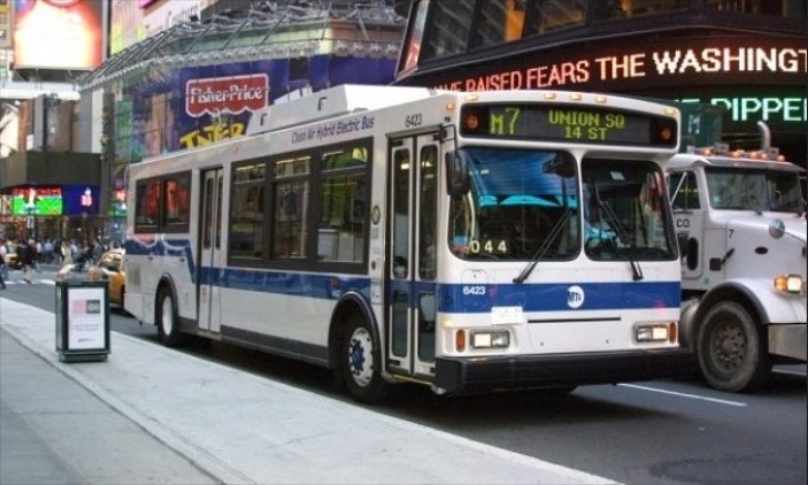 オミクロンは米国の公共交通システムの中断を引き起こします